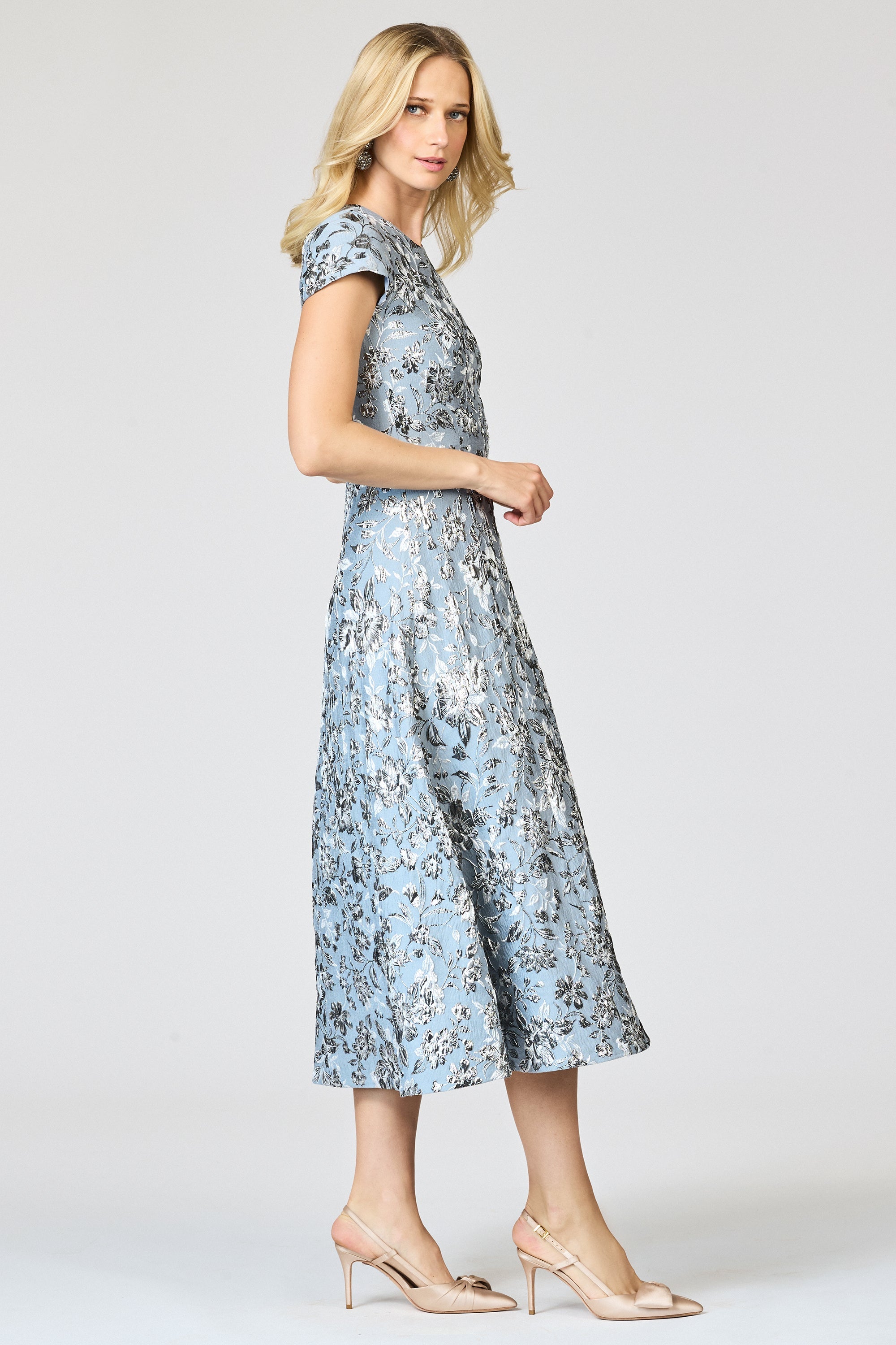 R261D08-040-sachin-and-babi-jackie-dress-in-pewter-gardens-1