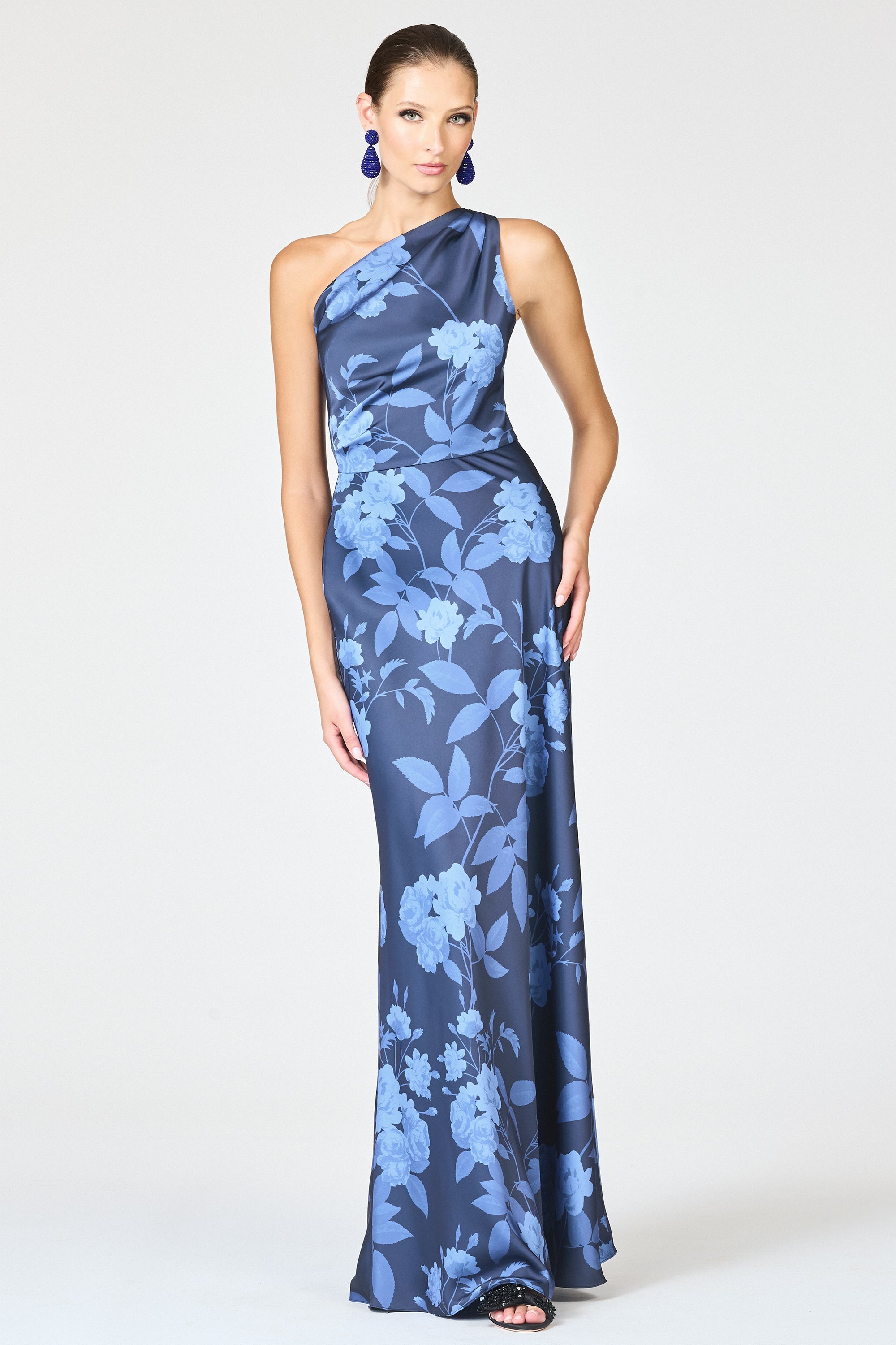 R262G29-417-sachin-and-babi-delphine-gown-in-galaxy-roses-3
