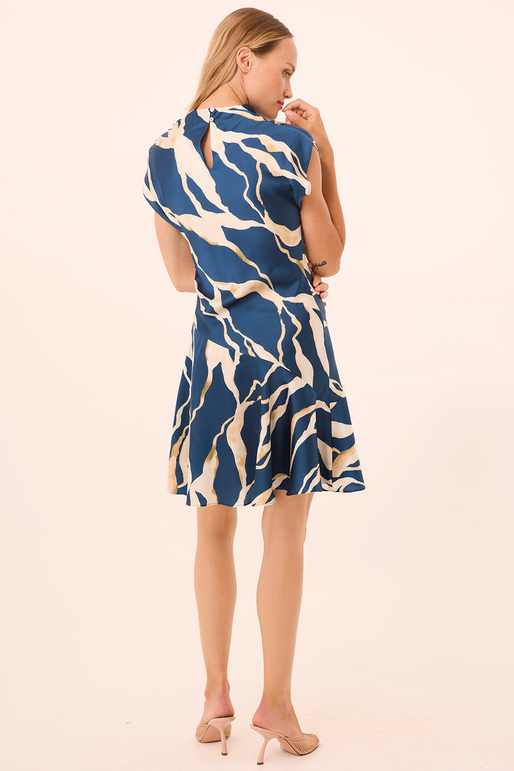 RTSDR9556-misa-los-angeles-sandy-dress-in-vertical-abstract-5