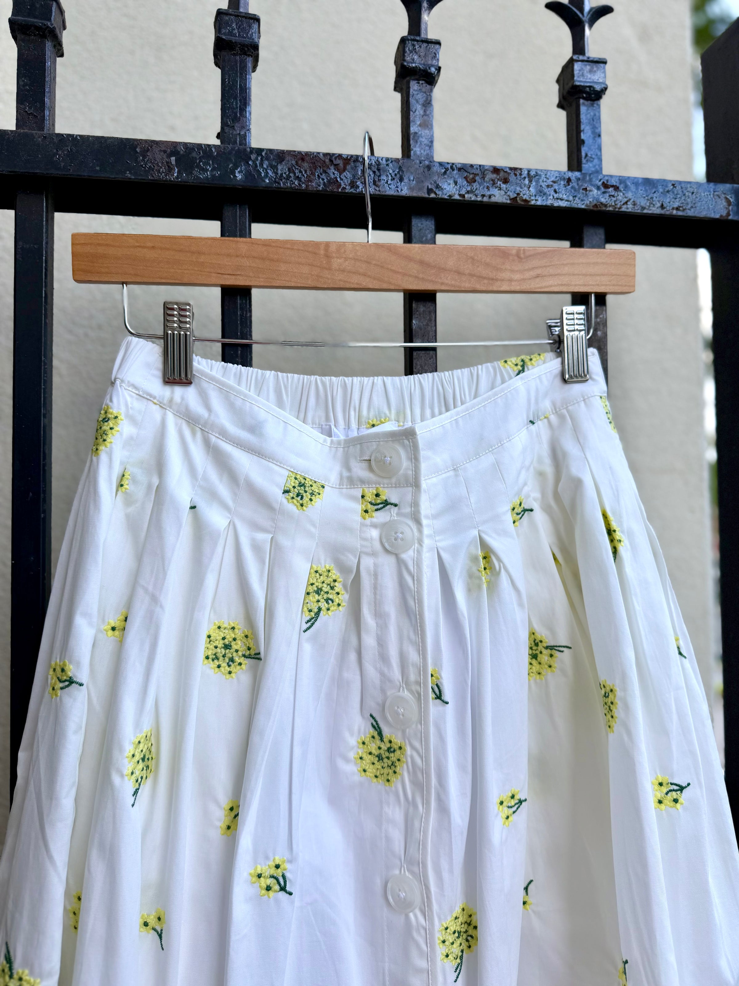SK-325-love-binetti-carla-skirt-in-natural-wihte-embroidery-1