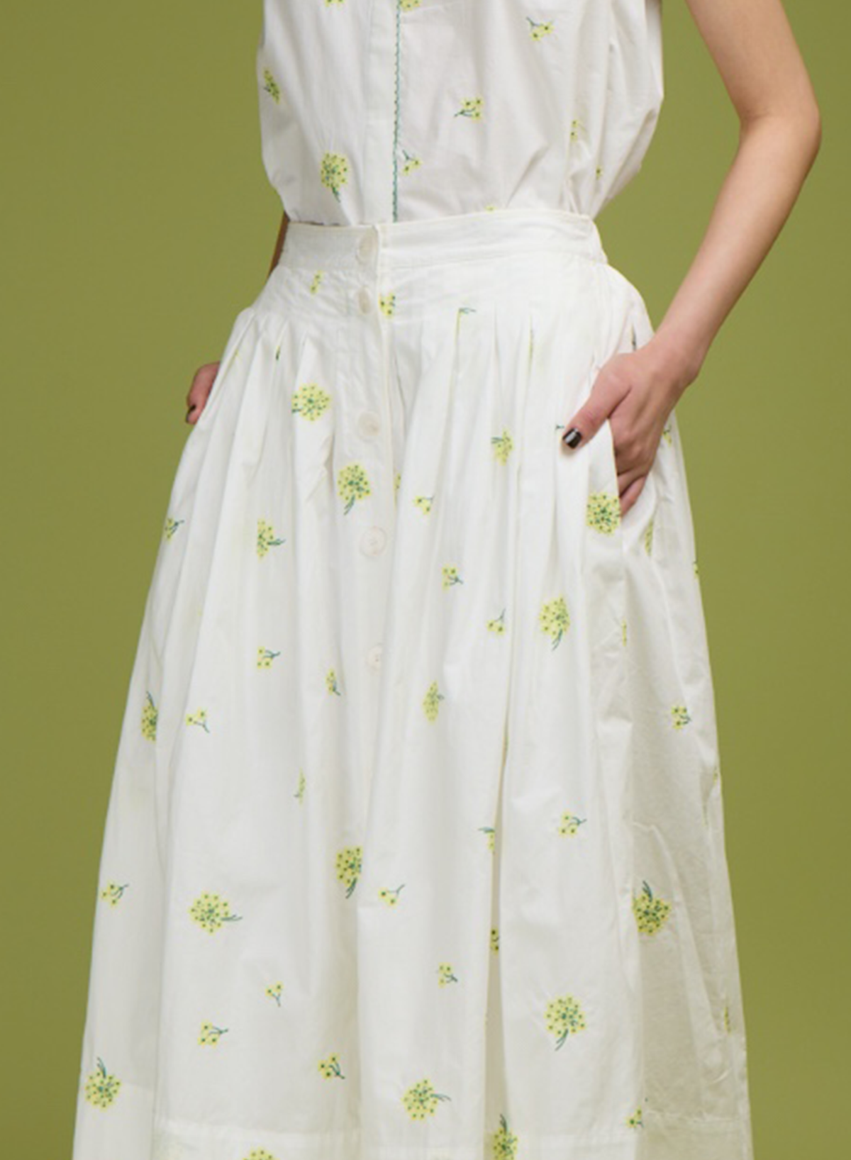 SK-325-love-binetti-carla-skirt-in-natural-wihte-embroidery-1