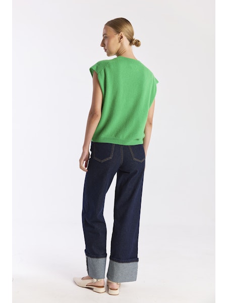 SS26_B-080-brodie-cashmere-tina-tank-in-spring-green-3