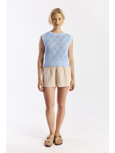 SS26_W-087-brodie-cashmere-tie-detail-diamond-sweater-vest-in-sky-1