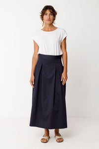 SSK00676-0B9-skfk-irama-skirt-in-navy-1