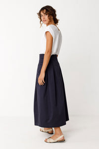 SSK00676-0B9-skfk-irama-skirt-in-navy-1