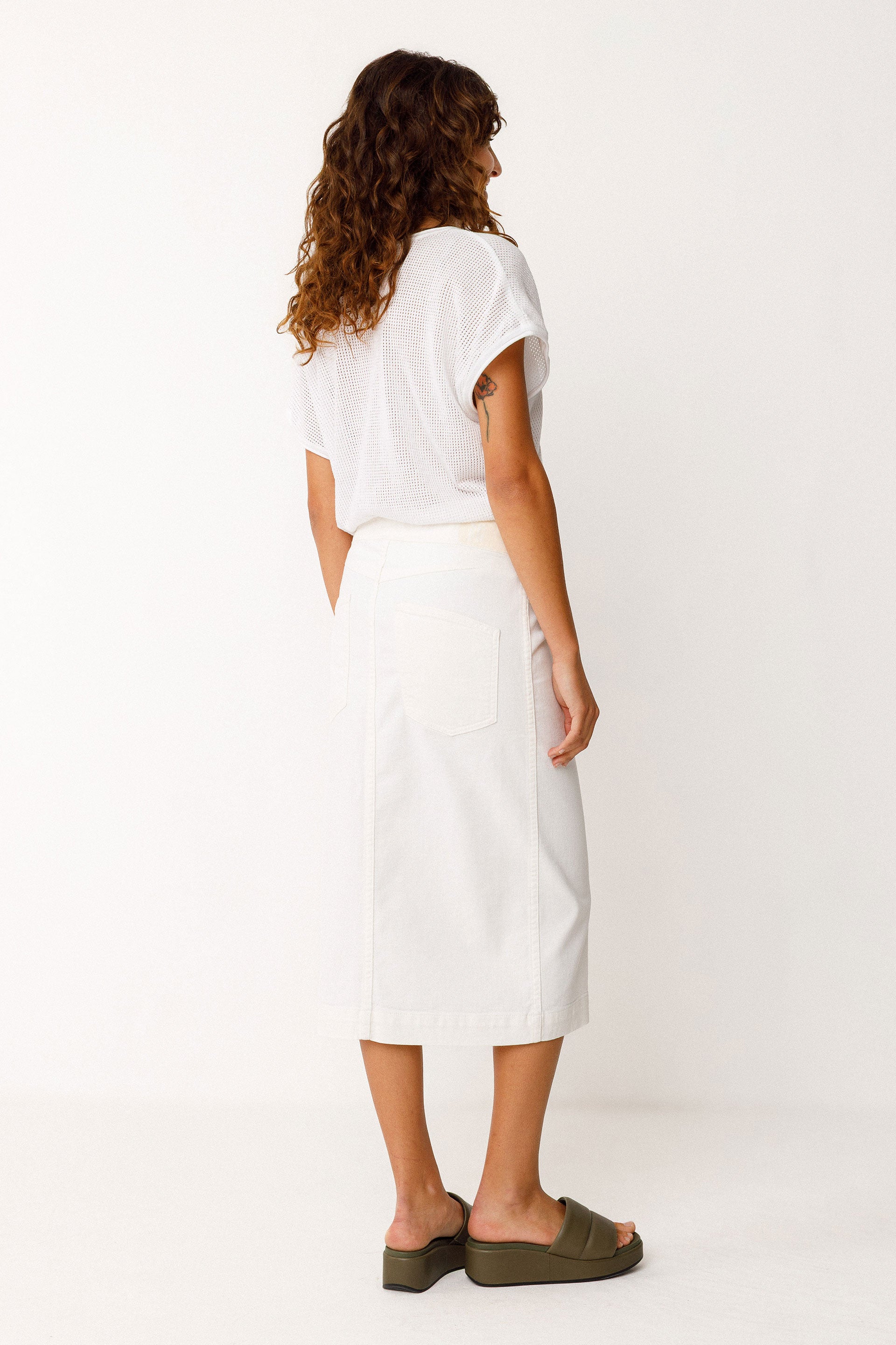 SSK00685-010-skfk-maixi-skirt-in-white-1