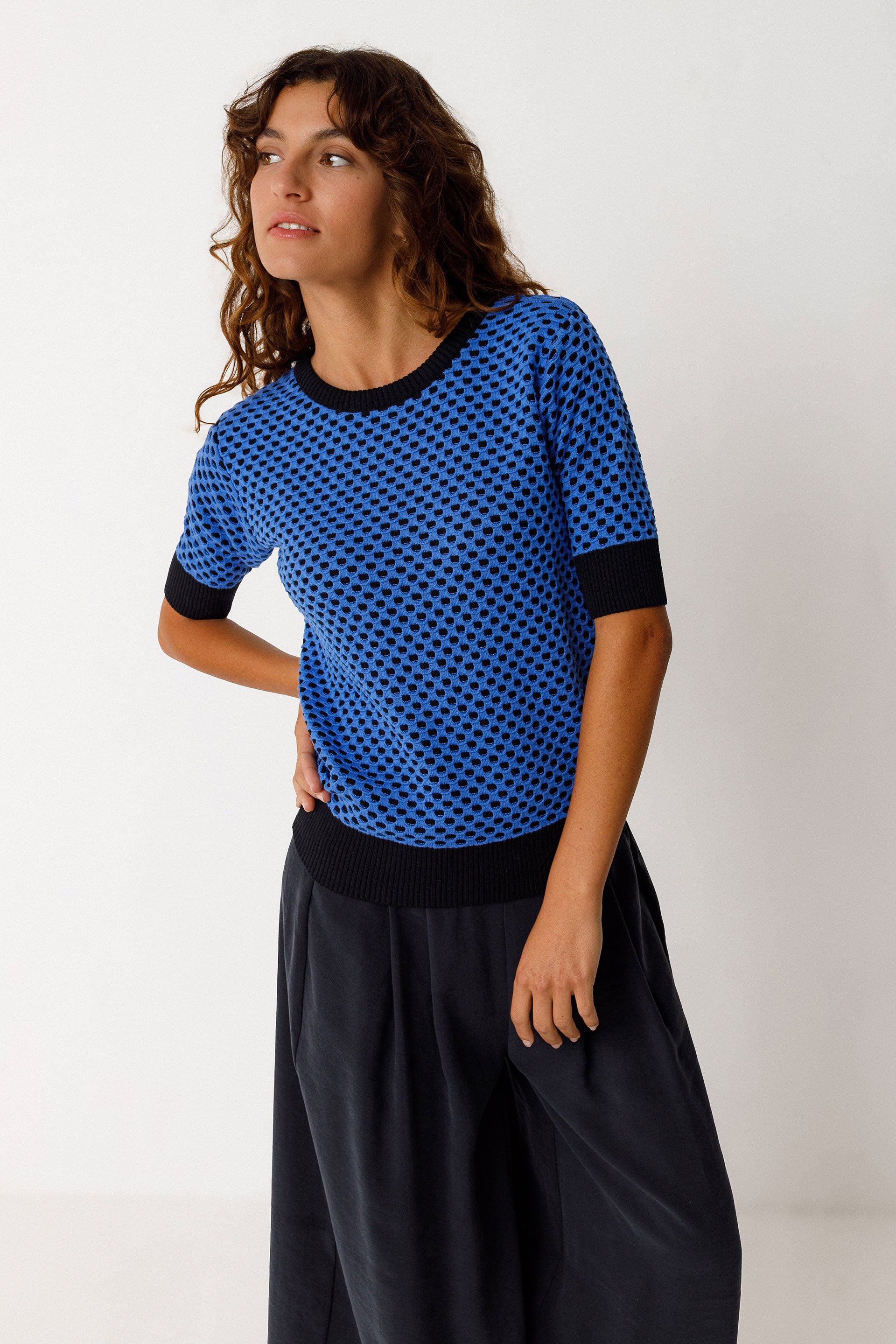 SSW00793-32N-skfk-muike-sweater-in-multi-1