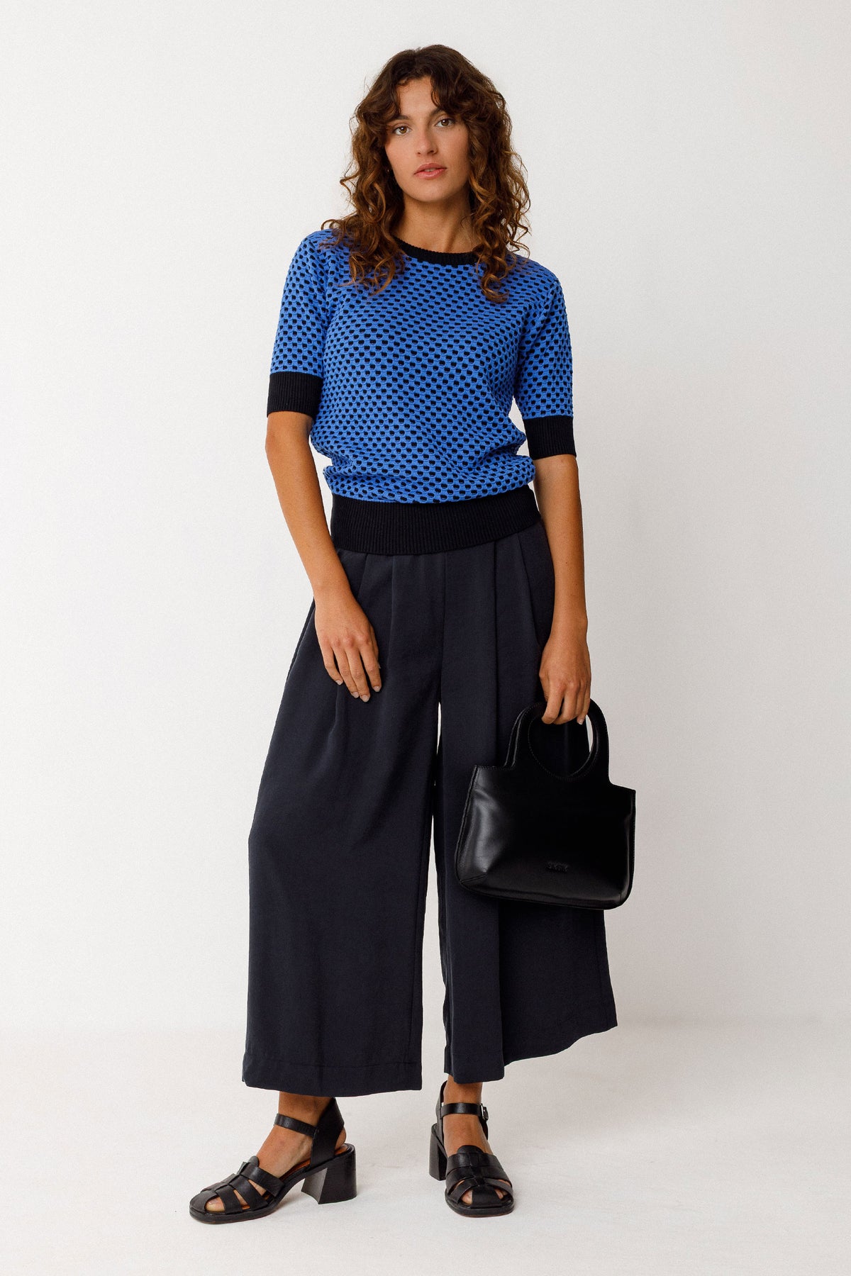 SSW00793-32N-skfk-muike-sweater-in-multi-2