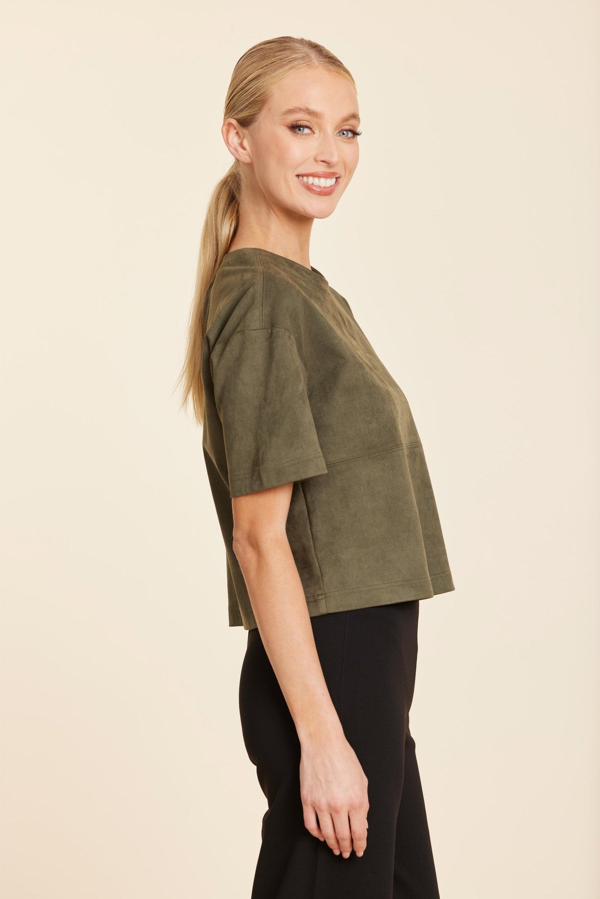 STYLE426OLIVE-dolce-cabo-faux-suede-cropped-tee-in-olive-1