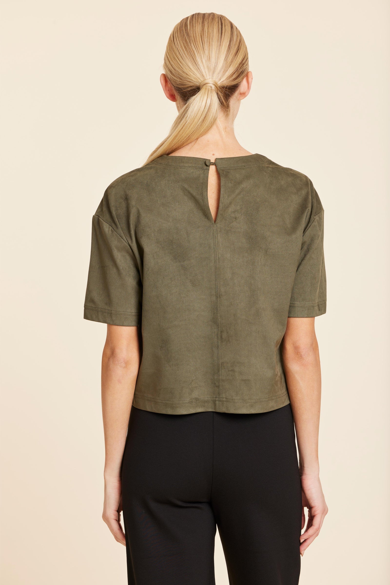 STYLE426OLIVE-dolce-cabo-faux-suede-cropped-tee-in-olive-1