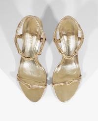 Nara Mid Heel in Platina