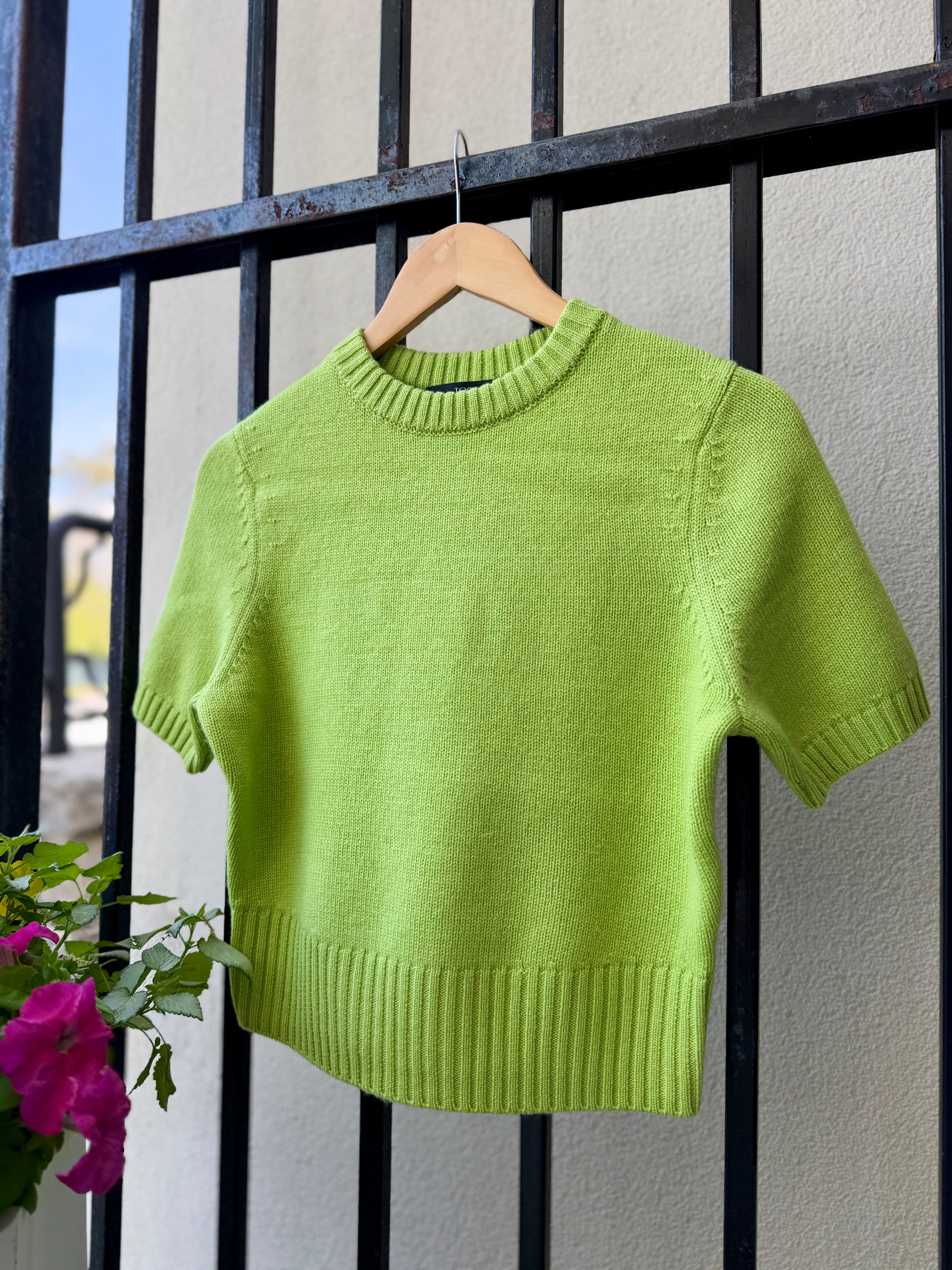 TS6913N050-toccin-elsie-short-sleeve-sweater-in-lime-1