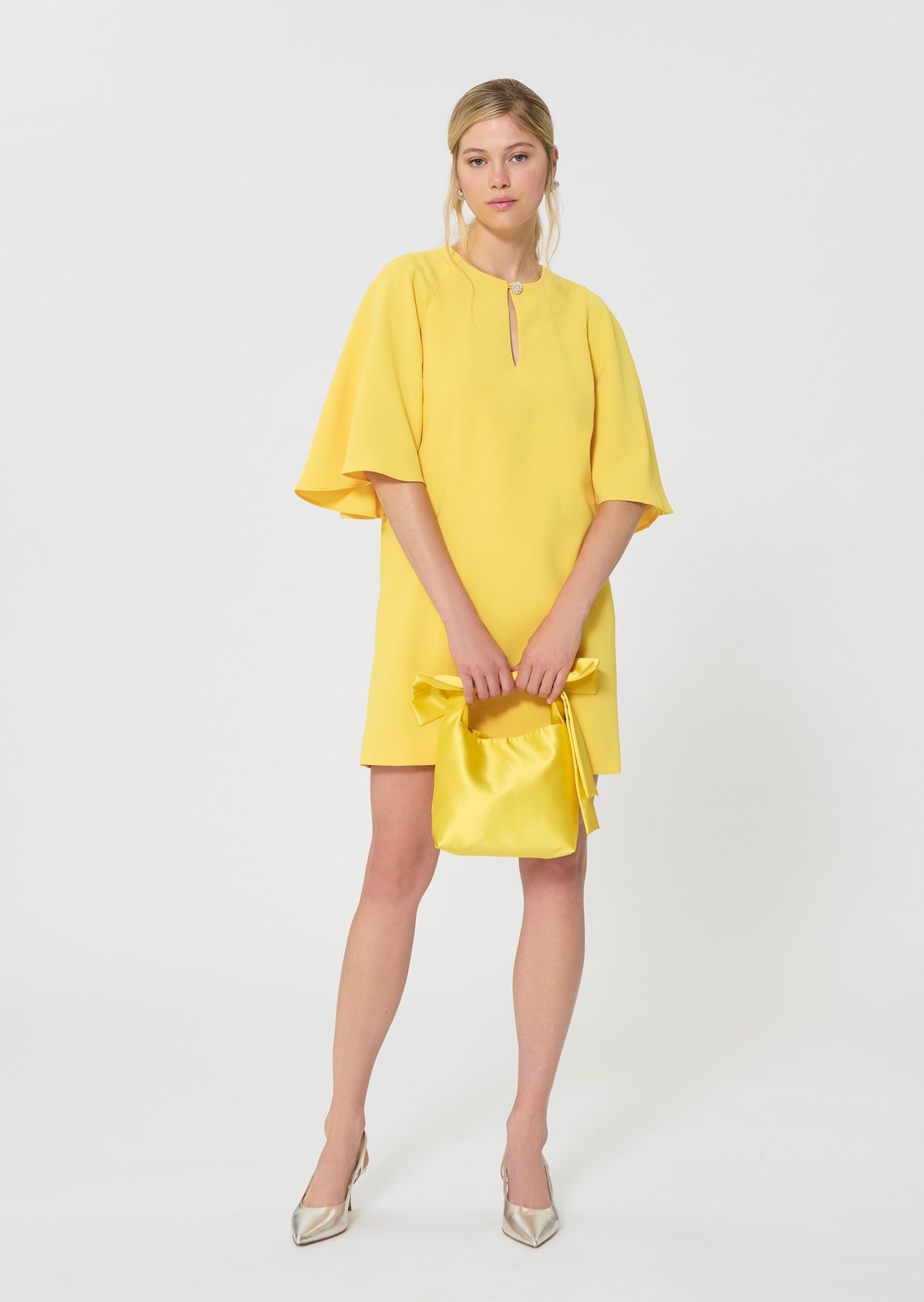 TXROB02TX331-tara-jarmon-renetta-dress-in-mimosa-1