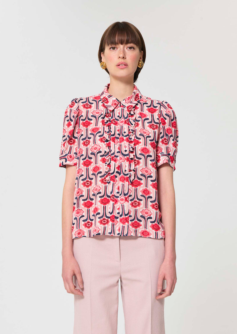 TXTOP17TX205-tara-jarmon-theodora-top-in-pale-pink-retro-print-1