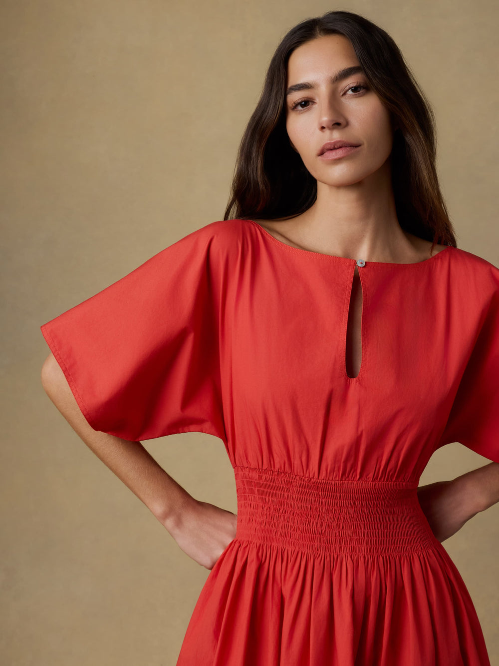 WDS2617-faherty-elia-smocked-dress-in-poppy-red-1