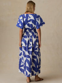 WDU2616-faherty-coastal-poplin-elia-smocked-dress-in-summer-leaf-1