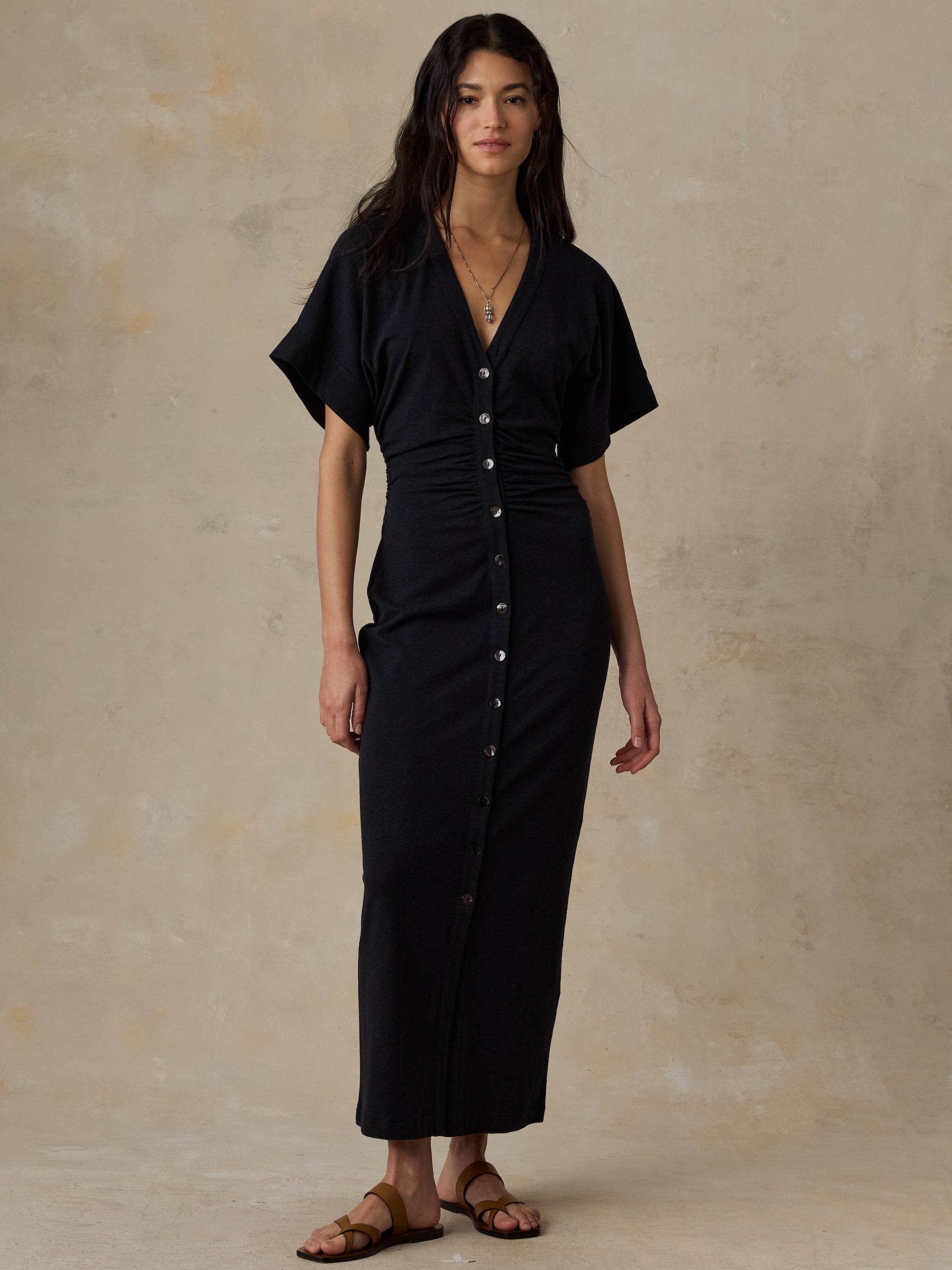 WDU2642-faherty-cotton-hemp-maxi-dress-in-black-1
