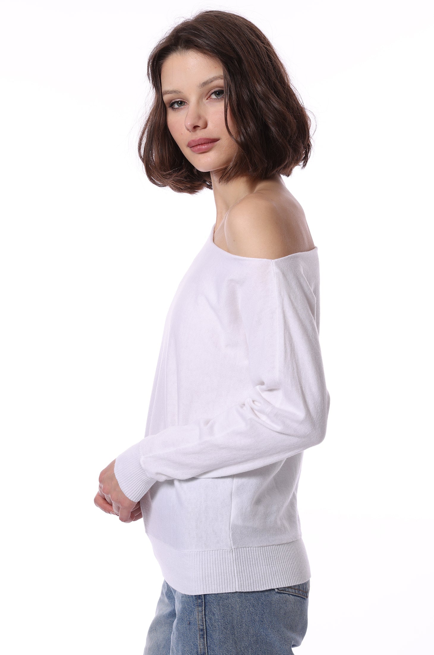 YR6807-minnie-rose-cotton-cashmere-off-the-shoulder-top-in-white-1