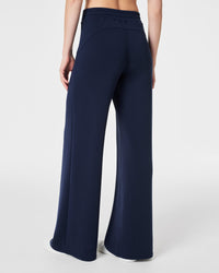 AirEssentials Wide Leg Pant in Timeless Navy