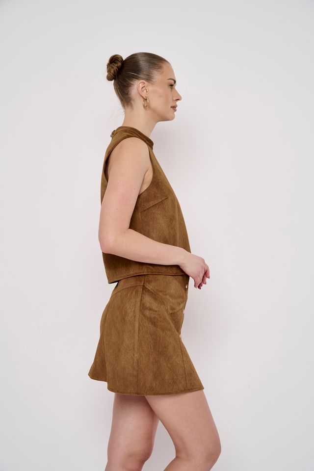 flora-bea-hugo-mini-skirt-in-camel-suede-1