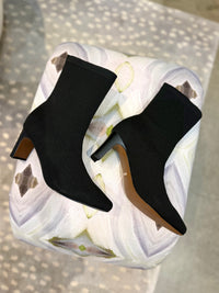 frankie4-melrose-boot-in-black-knit-1