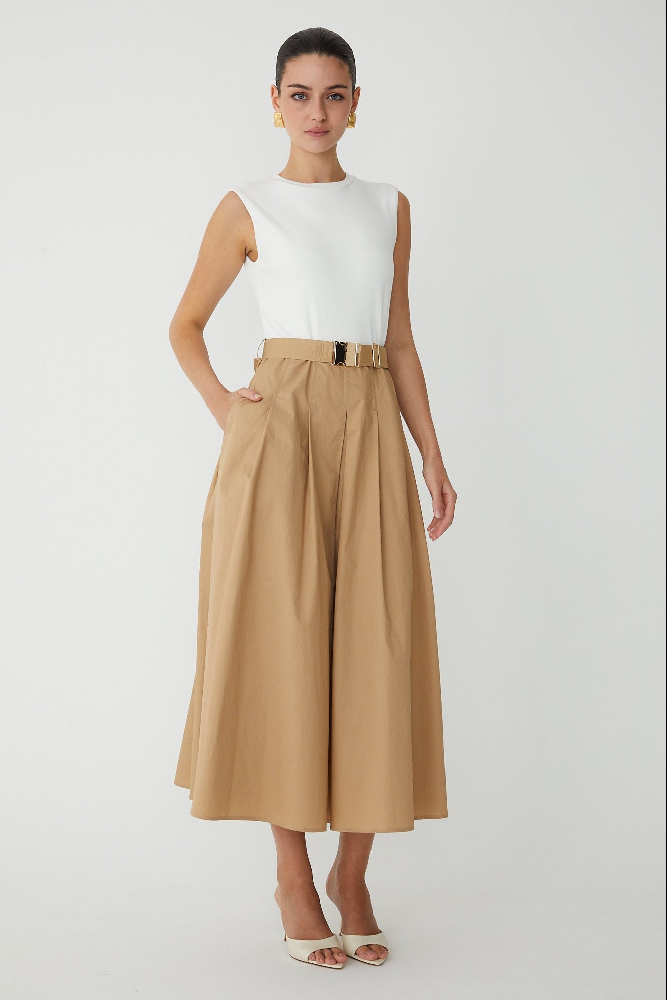 js71-essie-dress-in-white-and-khaki-1