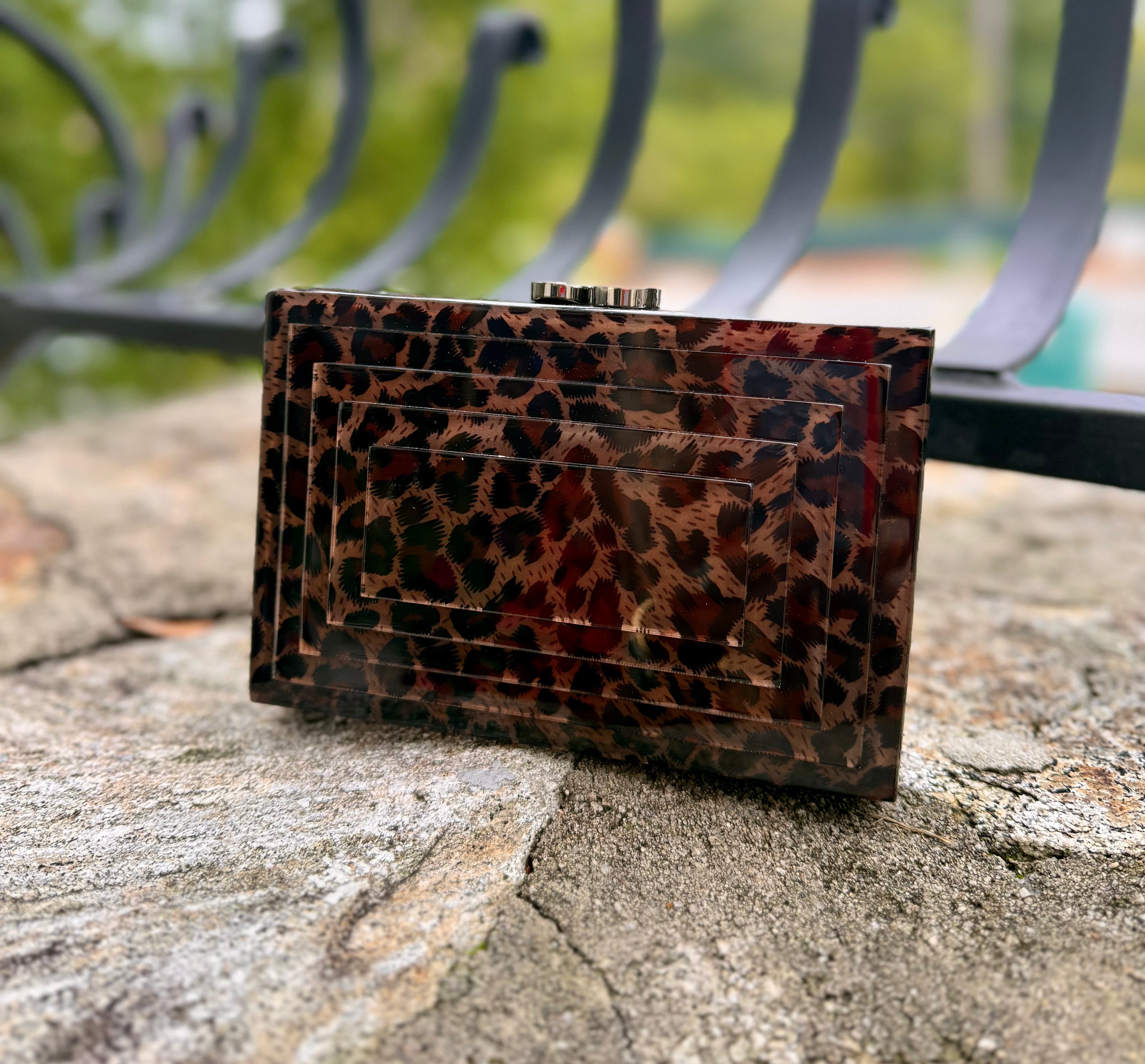 keesha leo-dolce-vita-keesha-clutch-in-leopard-1