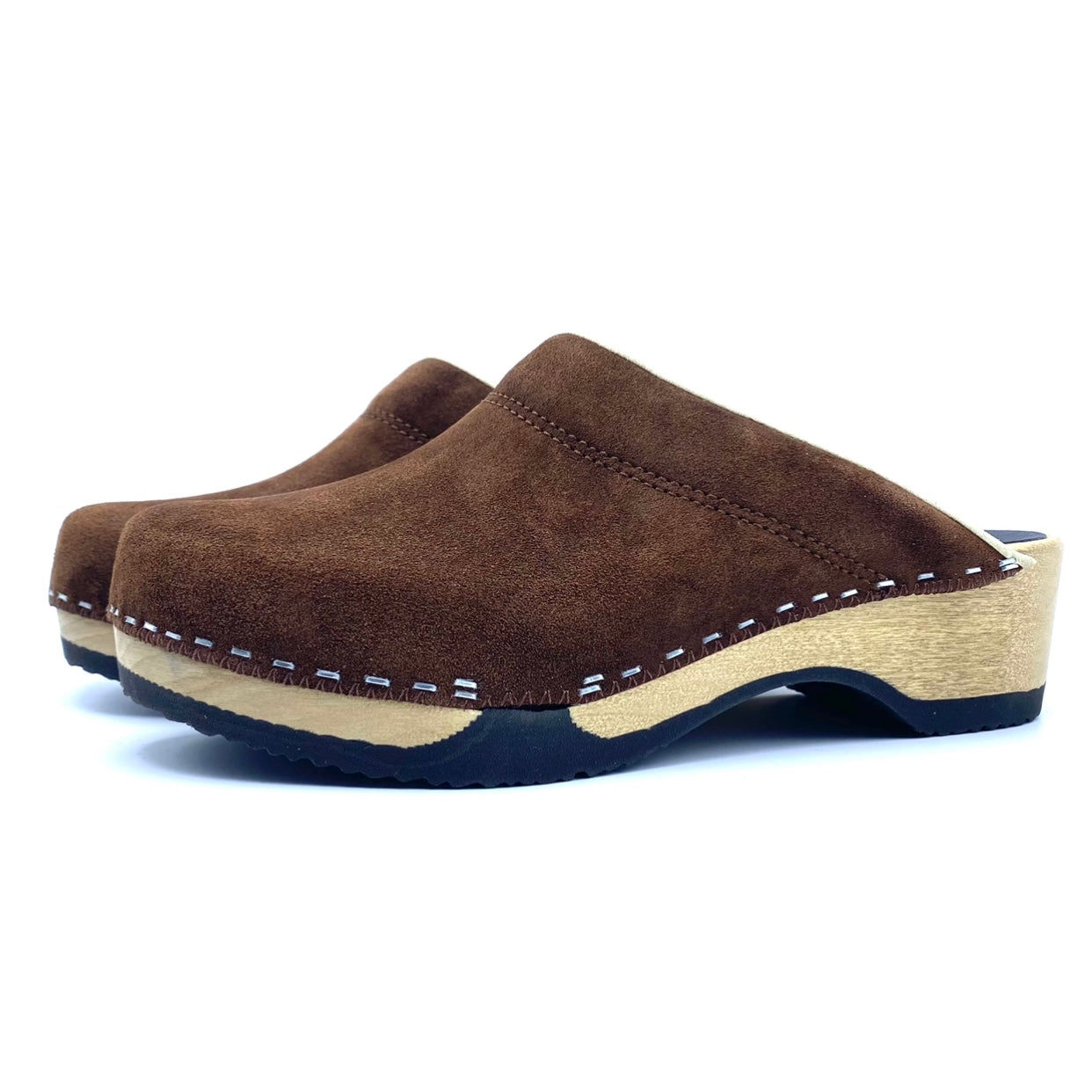 kunsten-embla-clog-in-chocolate-suede-01
