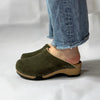 kunsten-embla-clog-in-hunter-green-suede-1