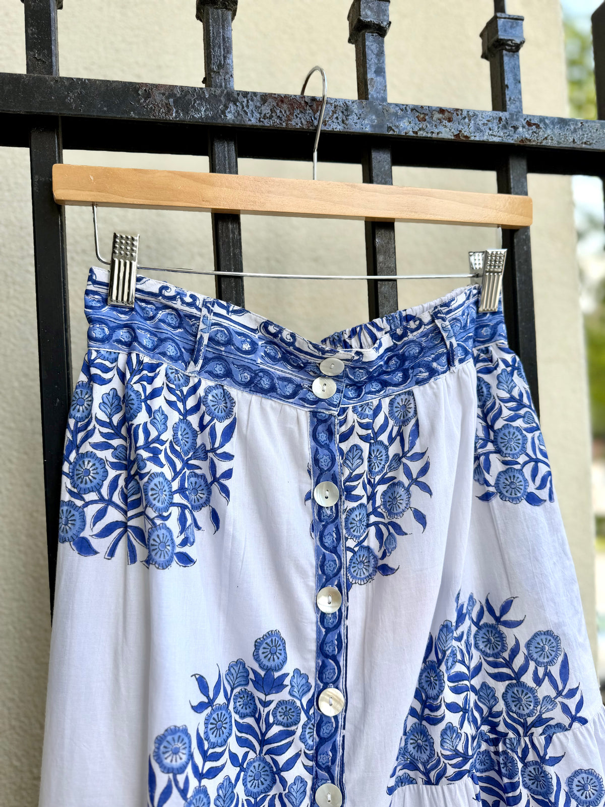 la-plage-promenade-maxi-skirt-in-mughal-white-blue-foral-1