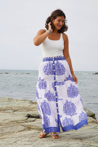 la-plage-promenade-maxi-skirt-in-mughal-white-blue-foral-1