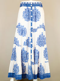 la-plage-promenade-maxi-skirt-in-mughal-white-blue-foral-1