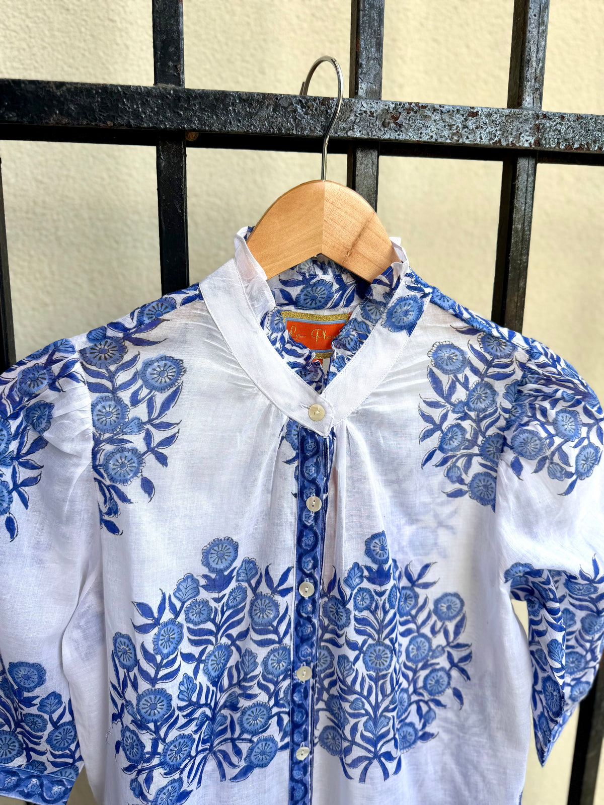 la-plage-tuesday-top-in-mughal-white-blue-floral-1
