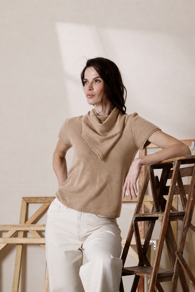 minnie-rose-brown-sugar-short-sleeve-cashmere-crew-in-brown-sugar-1