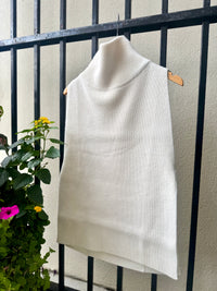 n94-cw-new-form-perspective-side-strap-reversible-sweater-vest-in-winter-white-1