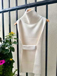 n94-cw-new-form-perspective-side-strap-reversible-sweater-vest-in-winter-white-1