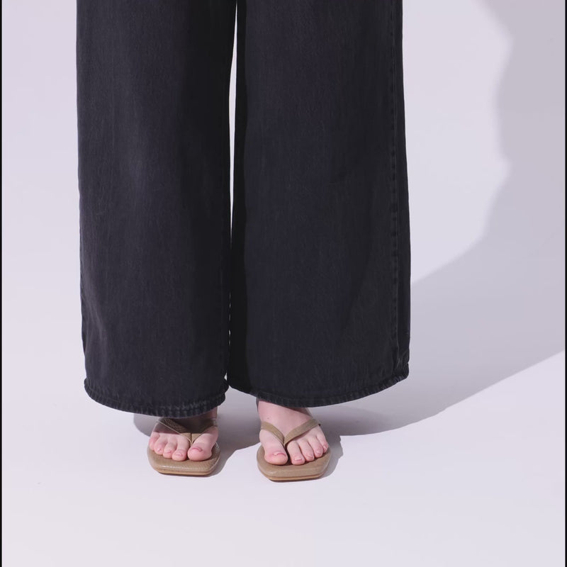 yosi-samra-mercer-flip-flop-in-taupe-crocodile-1