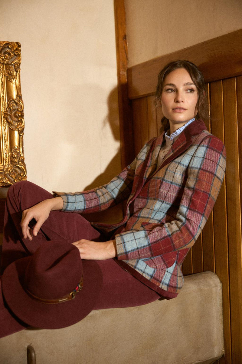 tinta-and-bariloche-lascuta-blazer-in-pruna-1