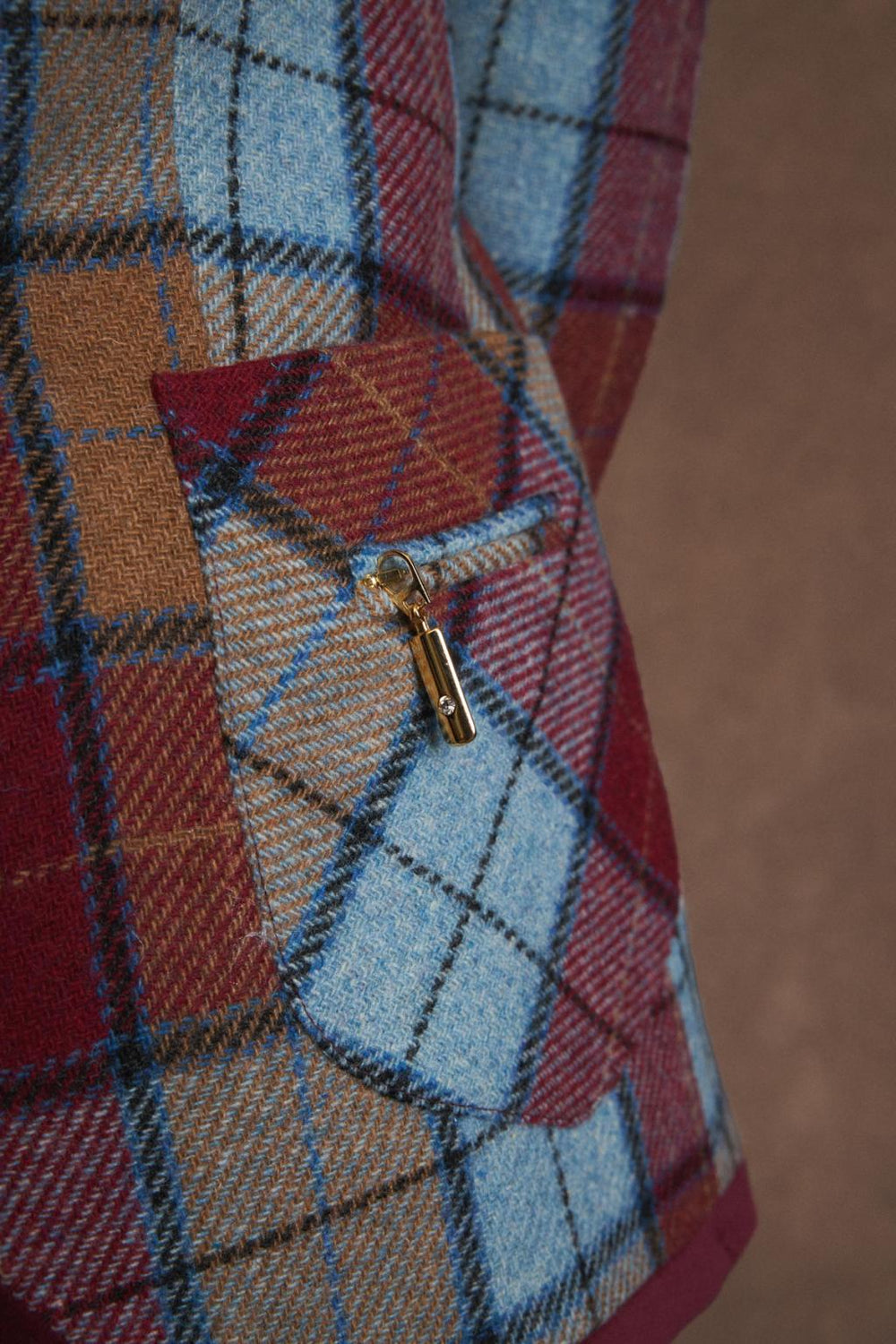 tinta-and-bariloche-lascuta-blazer-in-pruna-1