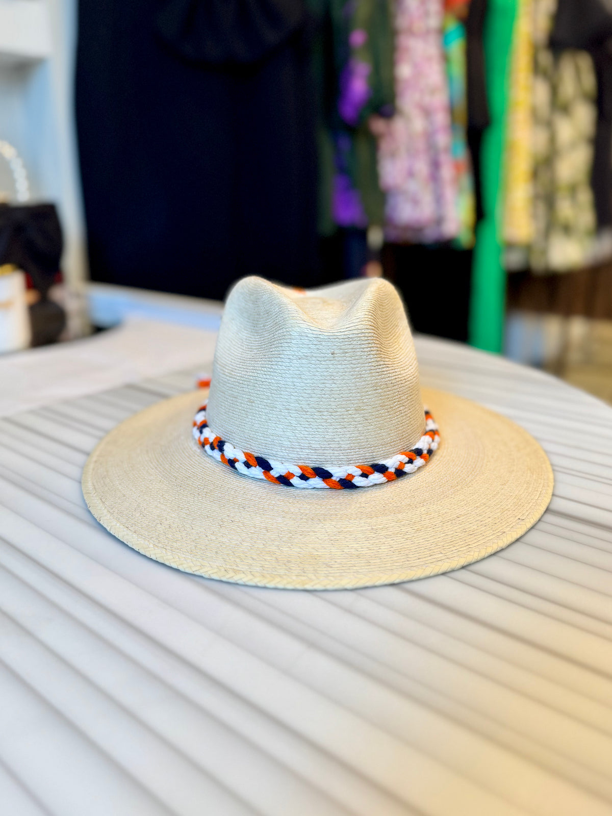 tipsy-threads-auburn-paw-white-hat-in-orange-blue-2