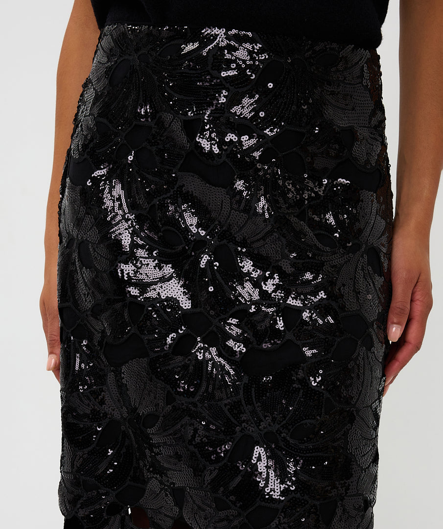 w25.5700-esqualo-sequin-pencil-skirt-in-black-1