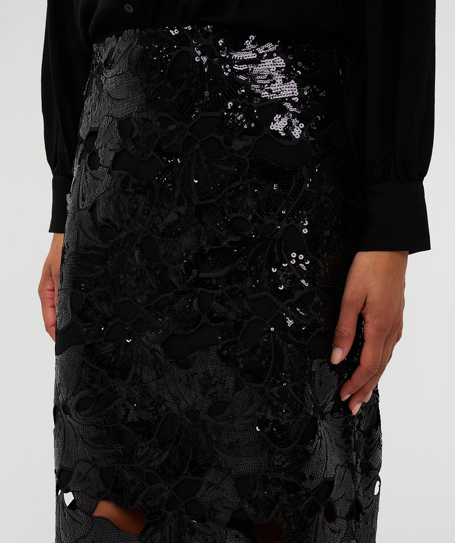 w25.5700-esqualo-sequin-pencil-skirt-in-black-1