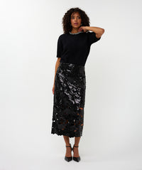 w25.5700-esqualo-sequin-pencil-skirt-in-black-1