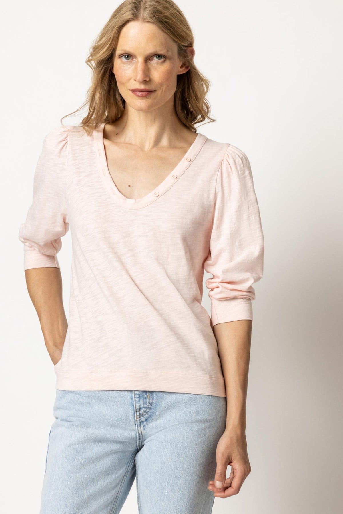 3/4 Sleeve Button U-Neck Tee in Pink Blossom